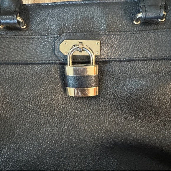 Danier Leather Black Shoulder Bag/ Purse - Picture 9 of 15
